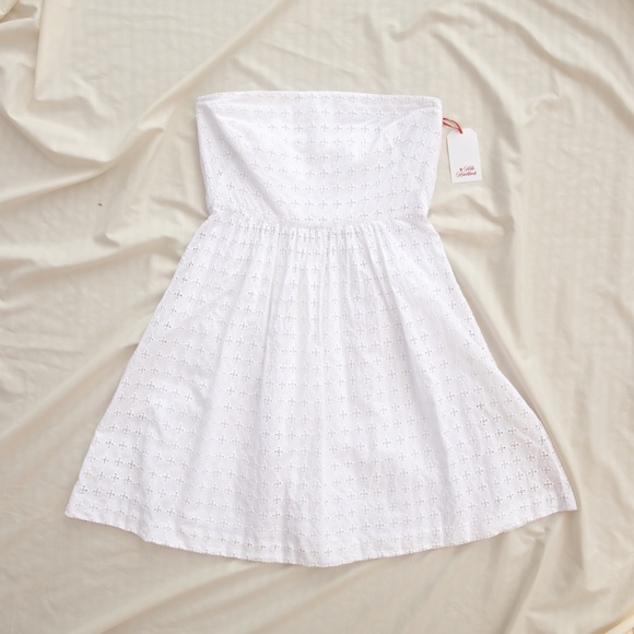 Banana Republic Dresses & Skirts - Banana Republic Eyelet Strapless Sundress